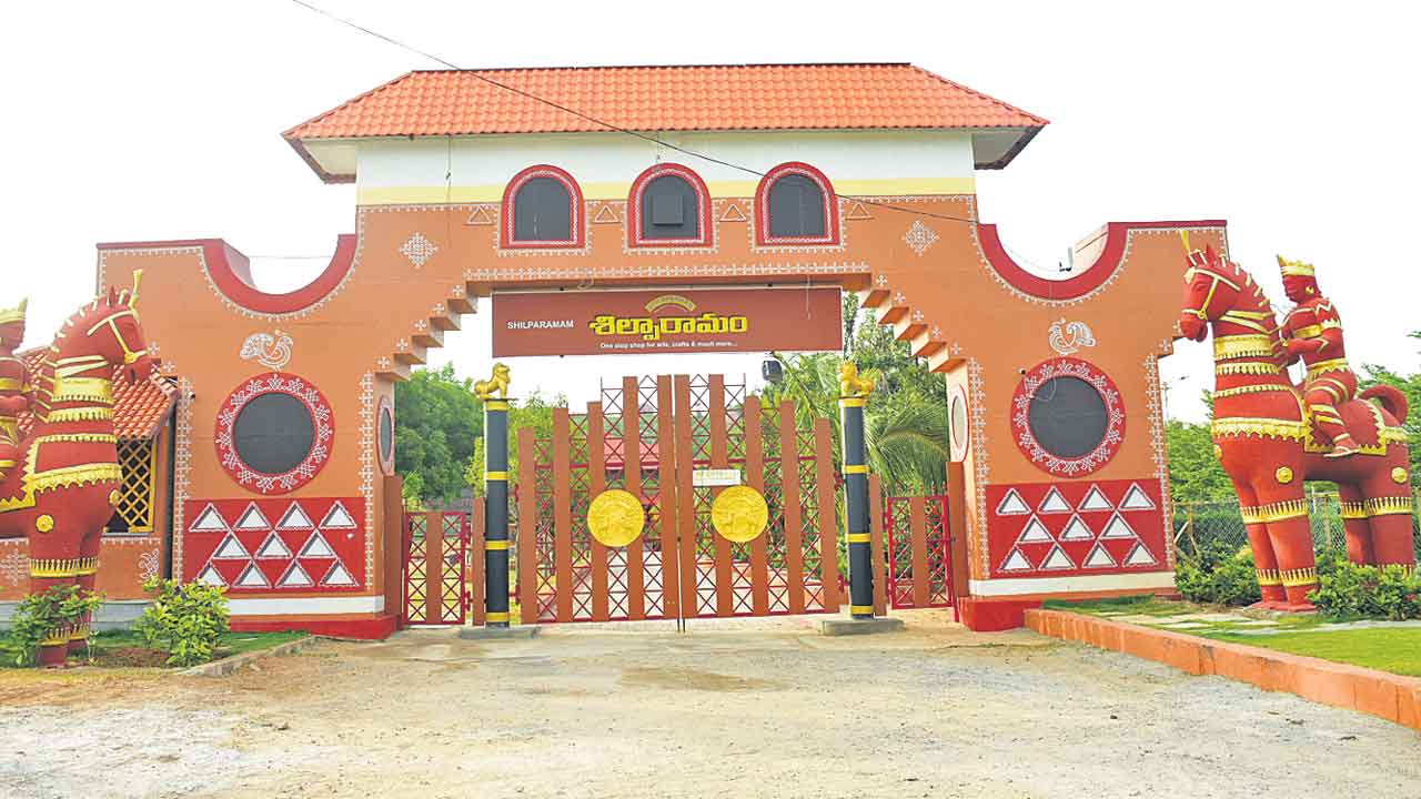 కేసీఆర్ కలల రూపం మినీ శిల్పారామం