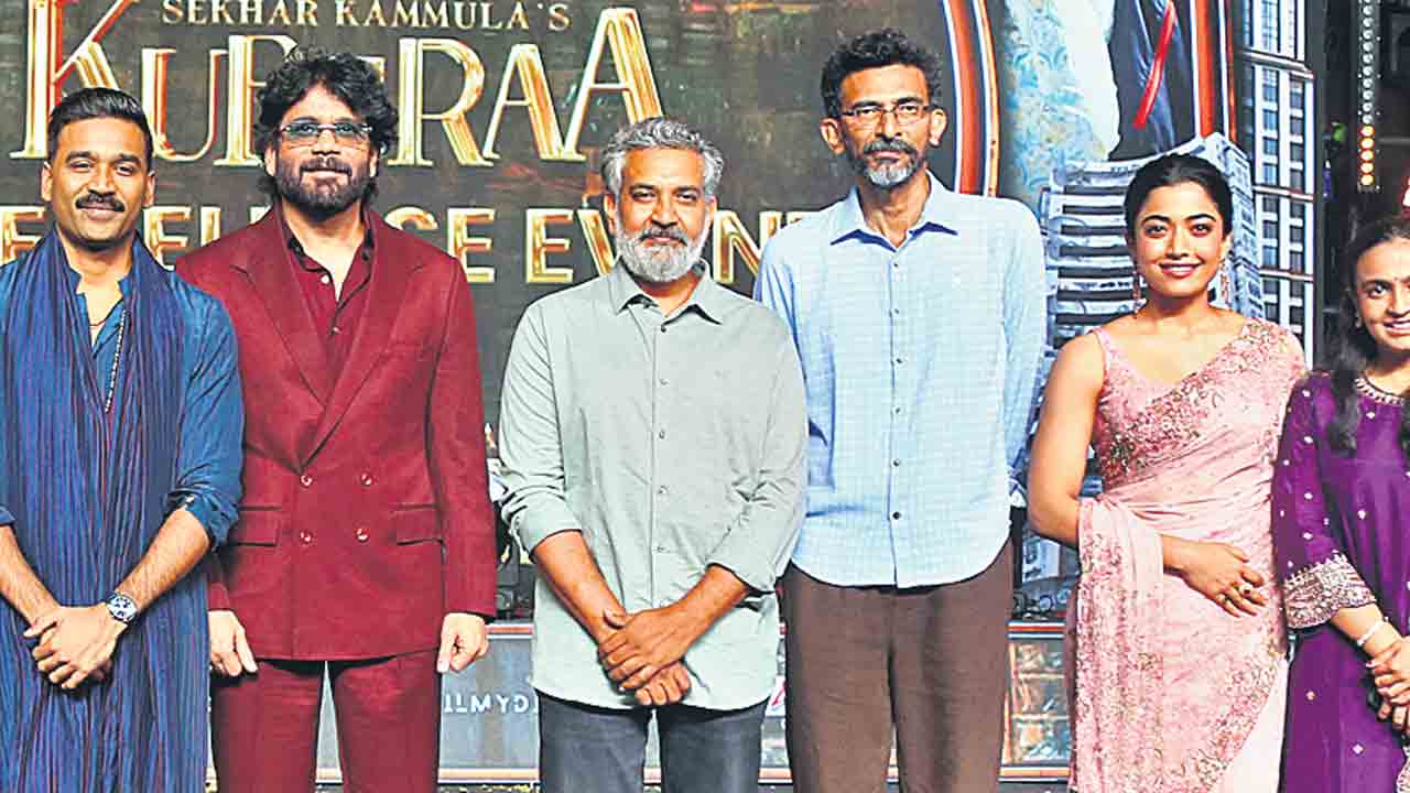 సరస్వతిదేవి తల ఎత్తుకునేలా కుబేర