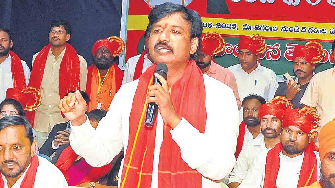 లంబాడీలకు మంత్రి పదవి ఎందుకివ్వరు?