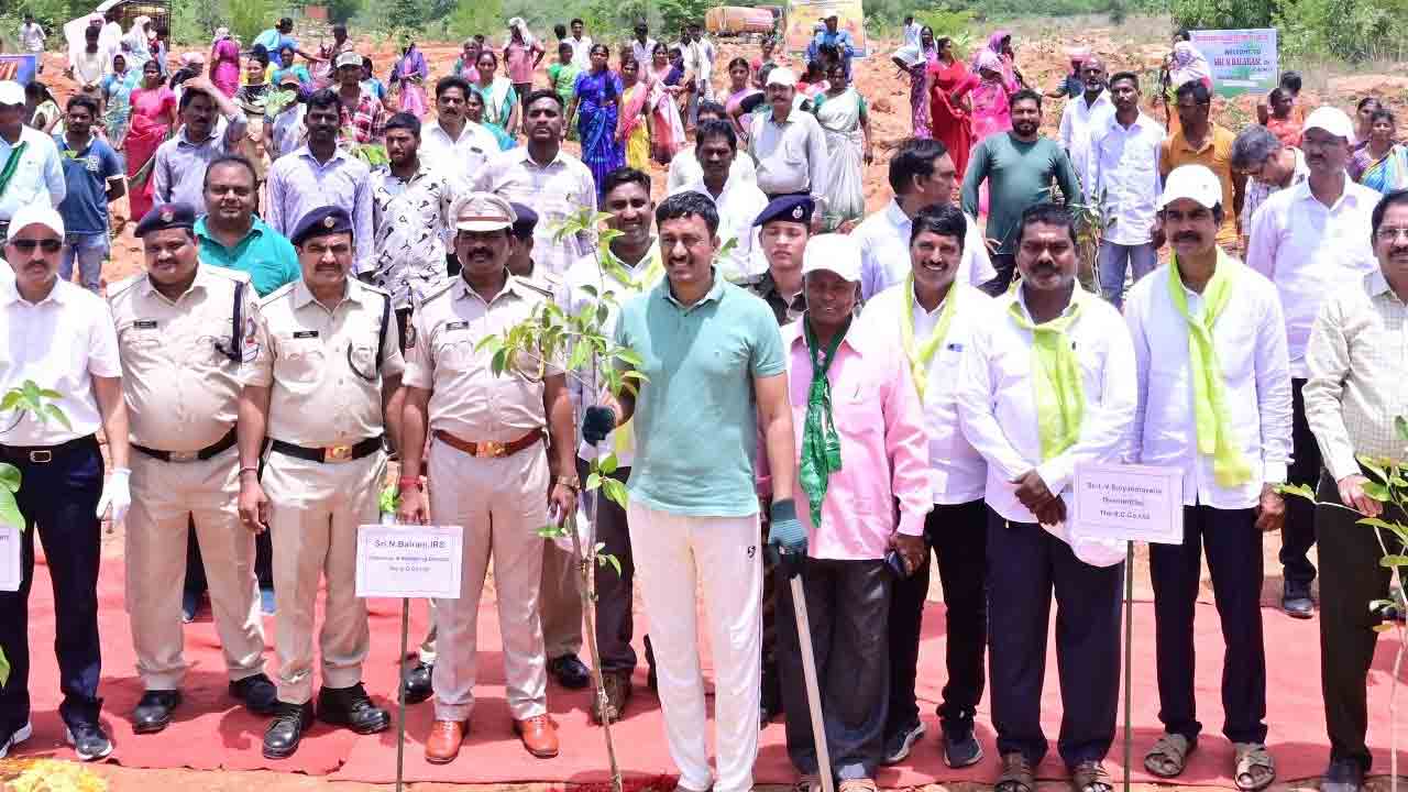 ప్రతి అడుగు పచ్చదనం కోసమే..