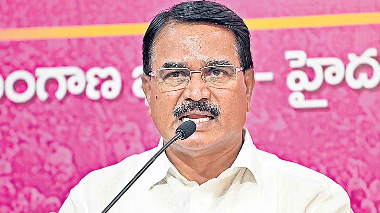 ప్రమాదం లేకుంటే ఎందుకొచ్చారు?.. నిరంజన్‌రెడ్డి