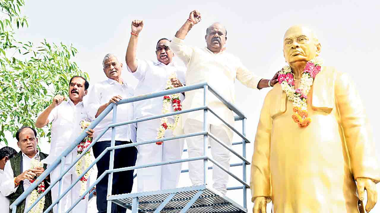 ఆర్థిక సంస్కరణలకు ఆద్యుడు పీవీ