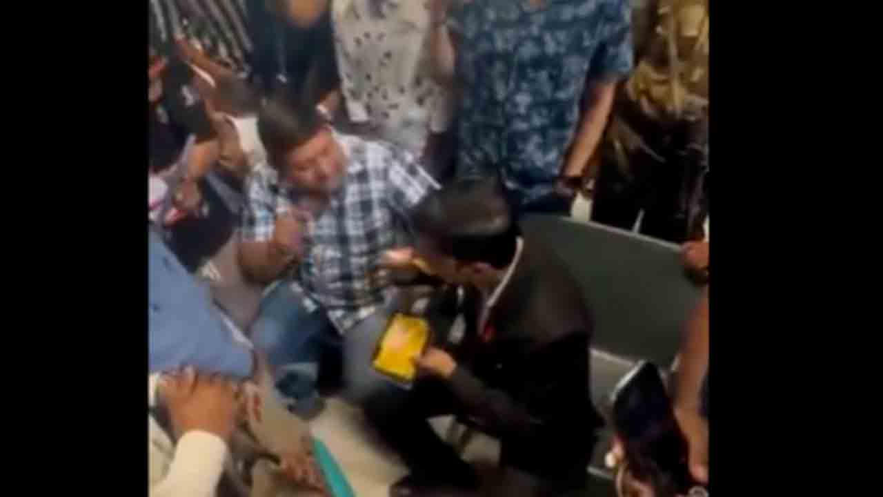 Watch: ఆహారం నాణ్యతపై స్పైస్ జెట్ ప్రయాణికులు ఆగ్రహం.. ఆ ఫుడ్‌ తినాలని సిబ్బందిని బలవంతం