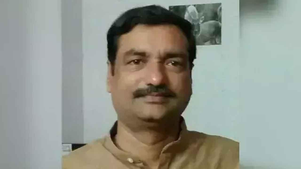 శ్రీధర్‌ బ్యాంకు లాకర్లలో 5కోట్ల నగదు, ఆభరణాలు!