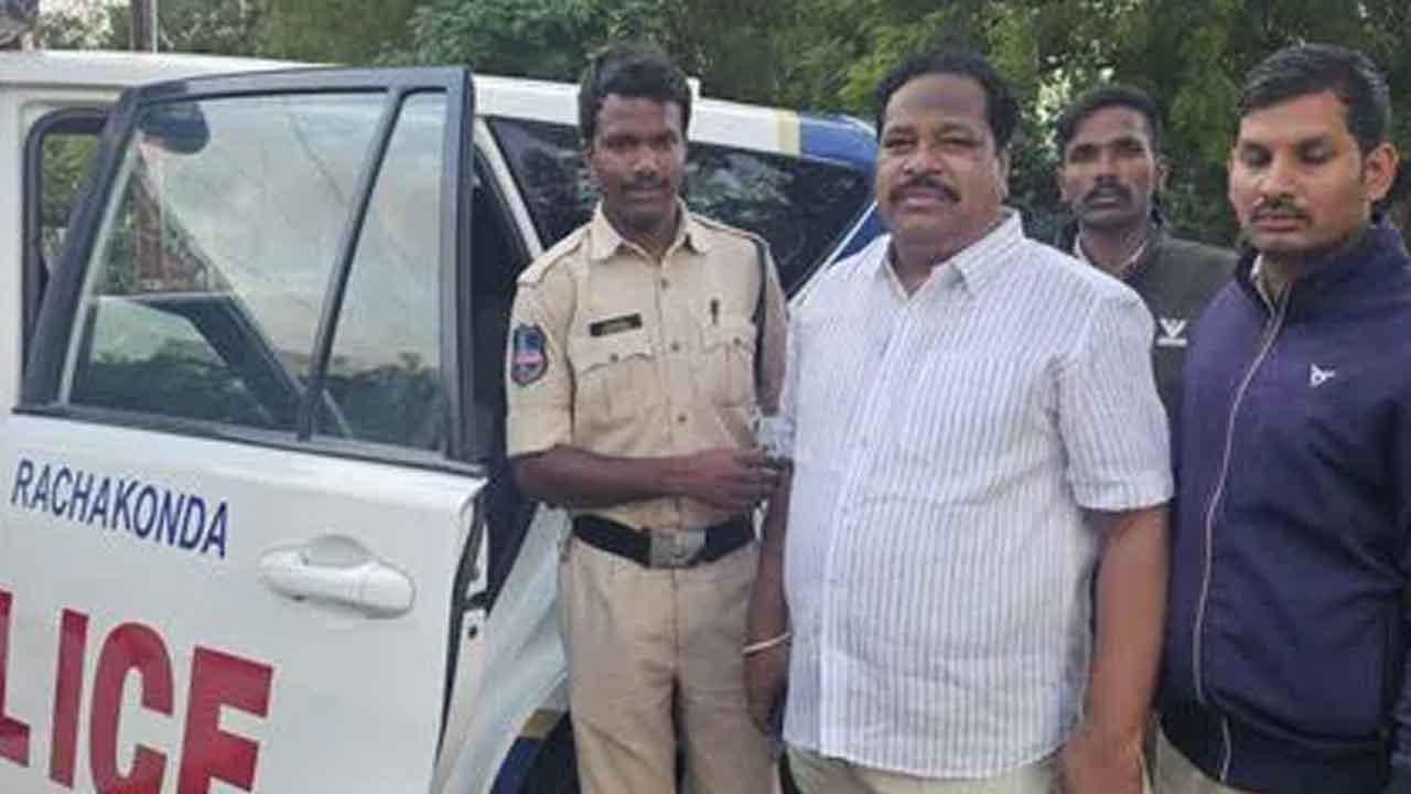 సర్పంచుల ఆత్మహత్యలను సుమోటోగా తీసుకోవాలి