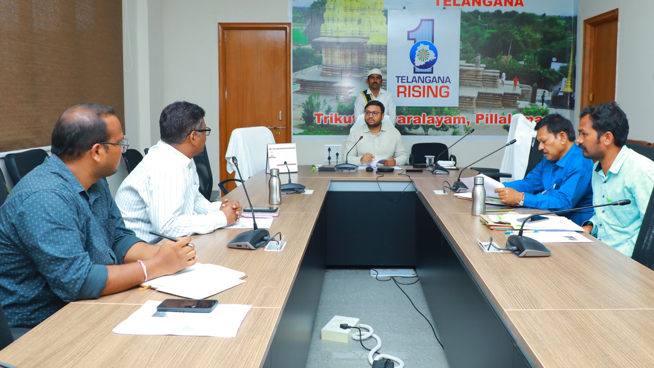 ఆయిల్ పామ్పై అవగాహన కల్పించాలి : కలెక్టర్ తేజస్ నంద్లాల్