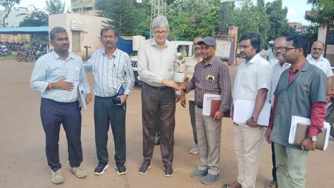 TGSRTC | అందరి సమిష్టి కృషితోనే లాభాల్లోకి ఆర్టీసీ సంస్థ : ఆర్టీసీ ఈడీ ఖుస్రోషా ఖాన్