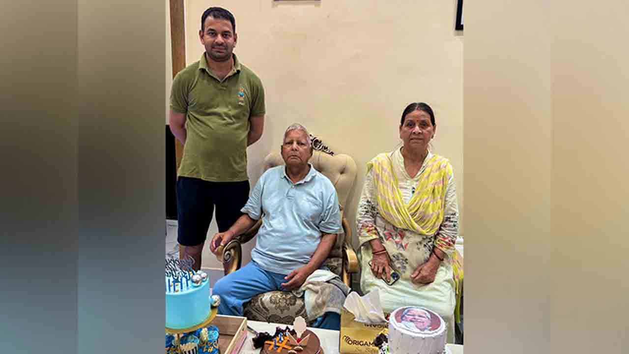 Tejpratap Yadav | అమ్మా నాన్నా.. మీరిద్దరే నా ప్రపంచం.. నాకు మీ ప్రేమ కావాలి : తేజ్‌ప్రతాప్‌ యాదవ్‌