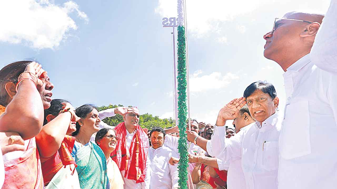 తెలంగాణకు బీఆర్ఎస్ రక్షణ కవచం