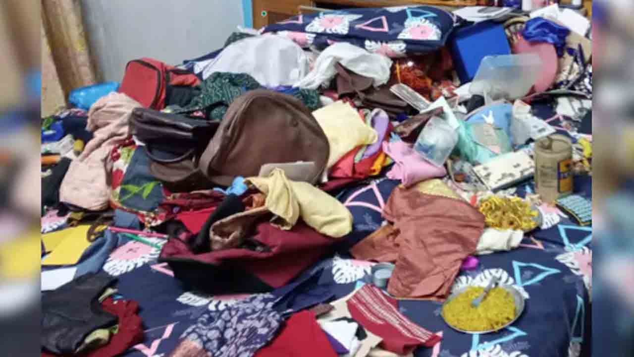 Thieves Ate Noodles | నూడుల్స్ తిని, ఏసీ చల్లదనాన్ని ఆస్వాదించి.. దర్జాగా చోరీ