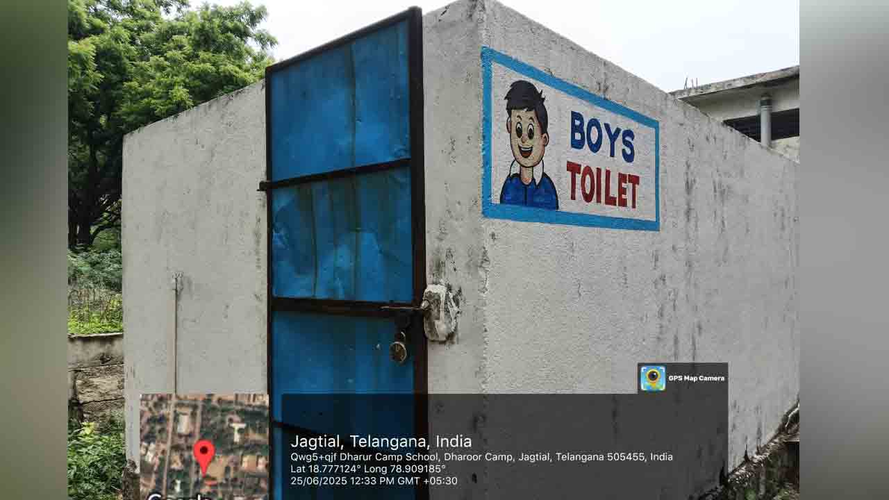 Toilet | 300 మంది విద్యార్థులకు ఒకే టాయిలెట్.. దానికి కూడా తాళమే