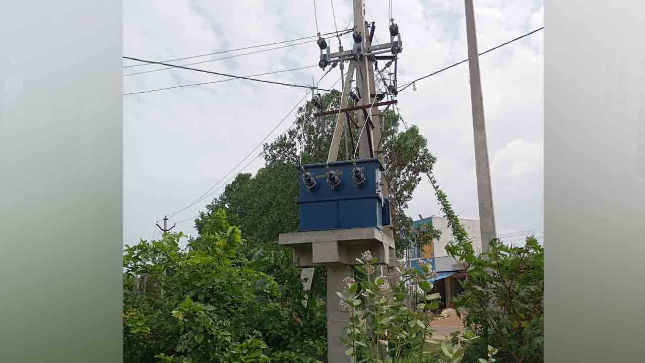 Transformer | ట్రాన్స్‌ఫార్మర్ పెట్టారు.. కానీ కనెక్షన్ మాత్రం మరిచారు.. ముళ్ల పొదల్లో ఇలా