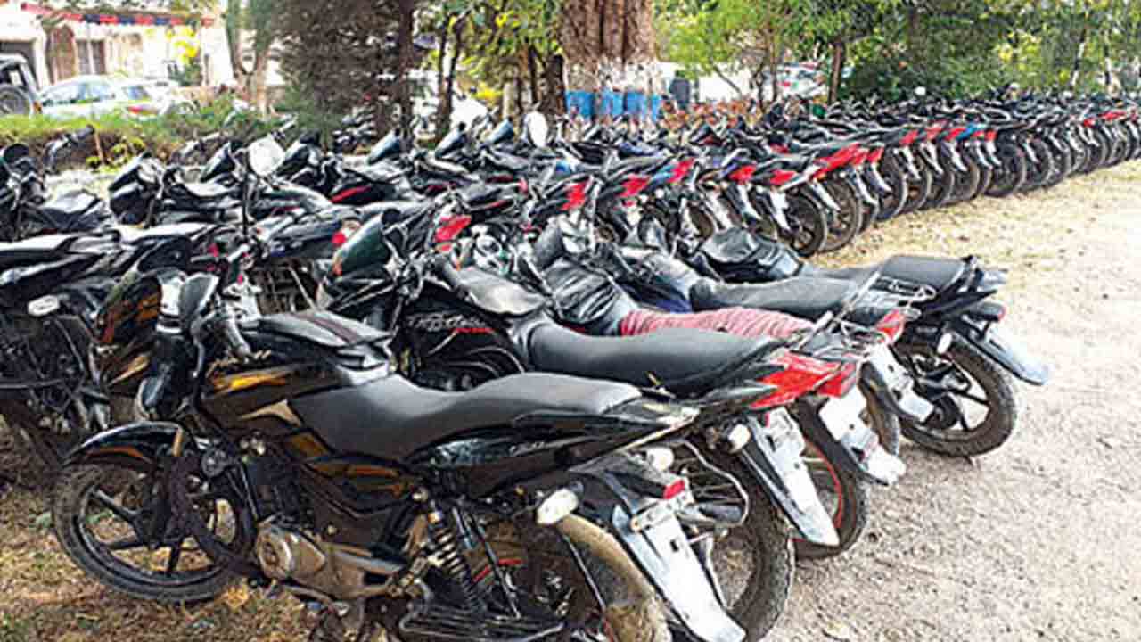 ద్విచక్ర వాహనాలకు యాంటీ లాక్‌ బ్రేకింగ్‌ వ్యవస్థ తప్పనిసరి