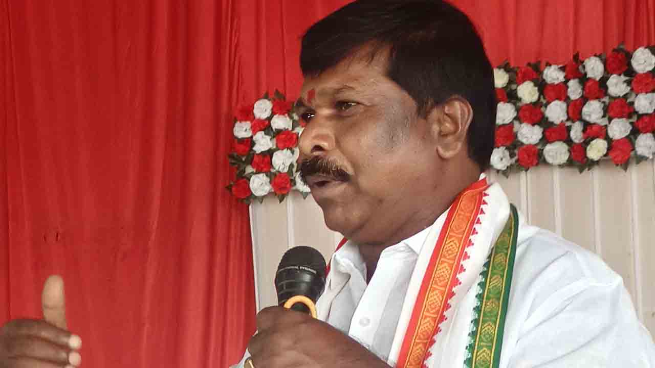 స్థానిక ఎన్నికల్లో గెలుపే లక్ష్యంగా పని చేయాలి : చిక్కుడు వంశీకృష్ణ