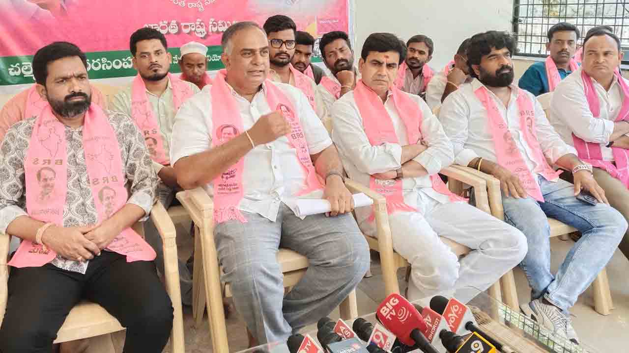 Vemulawada Goshala | కోడెలు మృత్యువాత పడుతున్నా ఎందుకు మాట్లాడటం లేదు..? : చల్మెడ లక్ష్మీనరసింహారావు