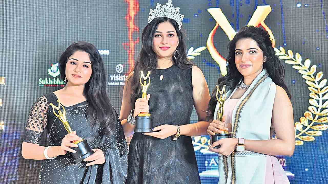 ప్రతిభామూర్తులకు పురస్కారాలు