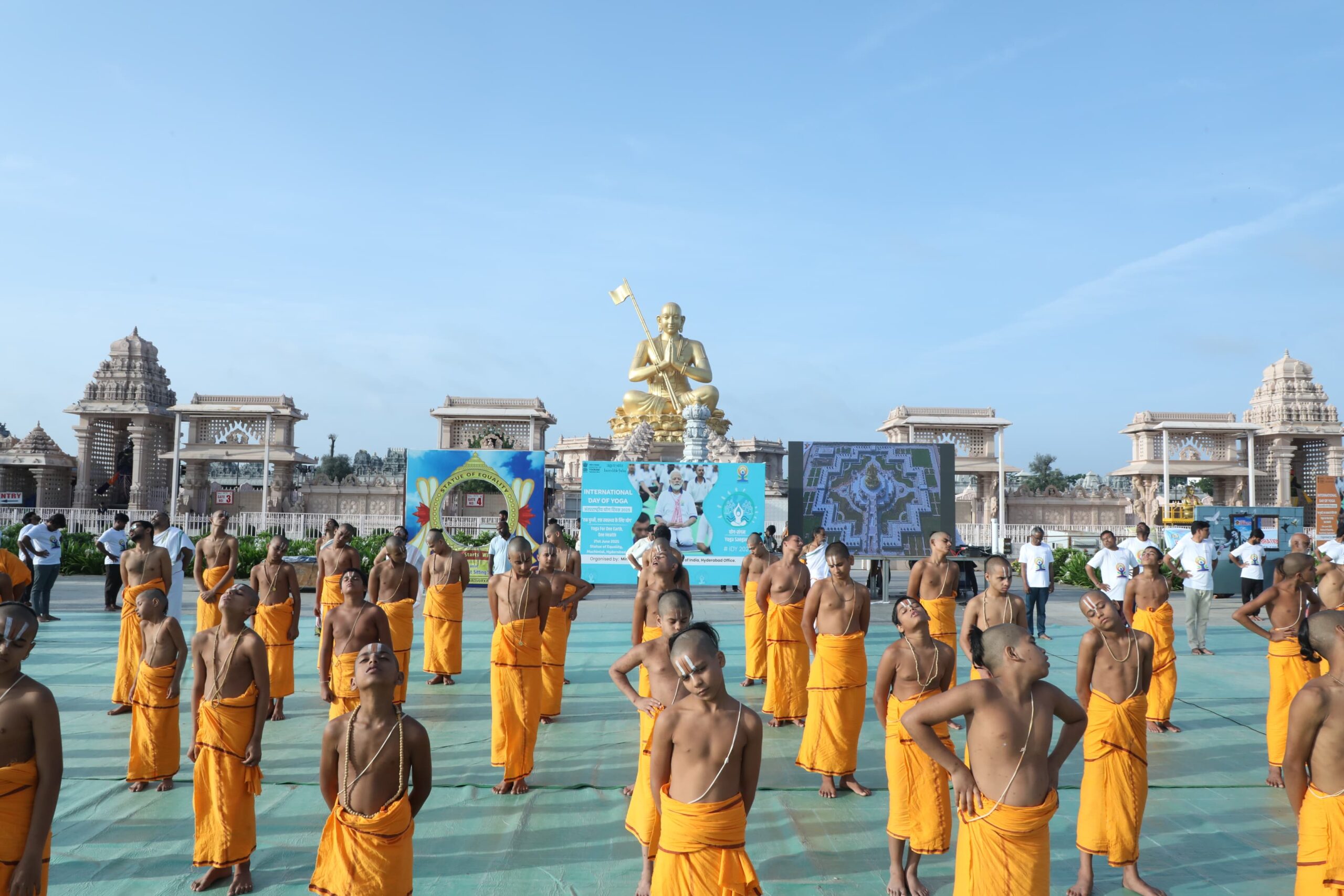 రంగారెడ్డి జిల్లా శంషాబాద్ ముచ్చింతలలో అంతర్జాతీయ యోగా దినోత్సవం 