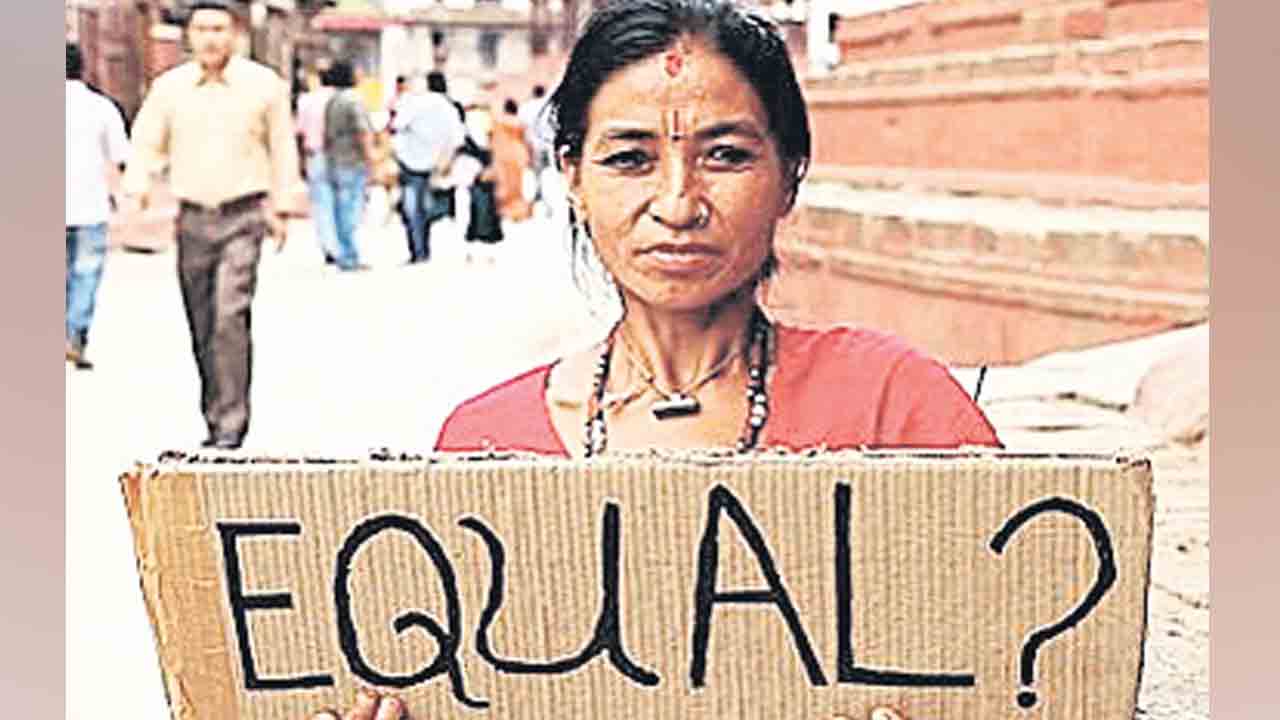 ప్రపంచ లింగ అసమానతల్లో దిగజారిన భారత్‌