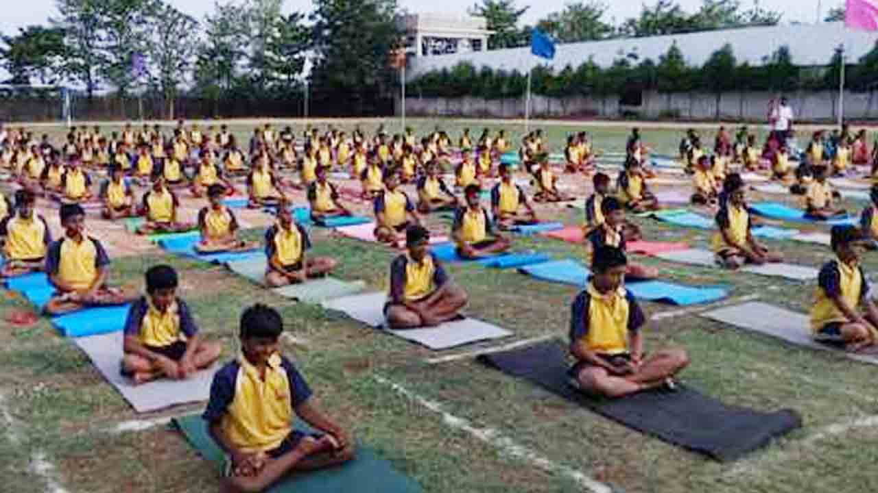 Yoga Day | అలంపూర్‌లో ఉత్సాహంగా ఇంటర్ నేషనల్ యోగా డే