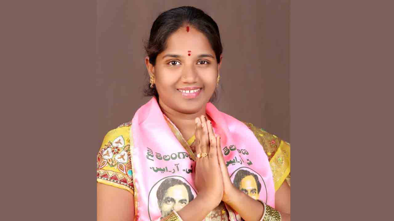 ఢిల్లీ బాసుల మెప్పు కోసమే అన్నపూర్ణ క్యాంటీన్ పేరు మార్పు: మెట్టుగూడ కార్పొరేటర్