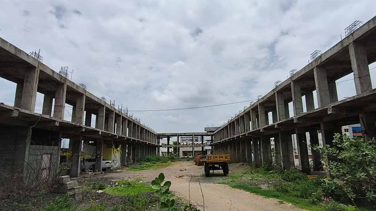 Adilabad | కోట్లల్లో ప్రకటనలు.. పిల్లర్లకే పరిమితమైన పనులు..