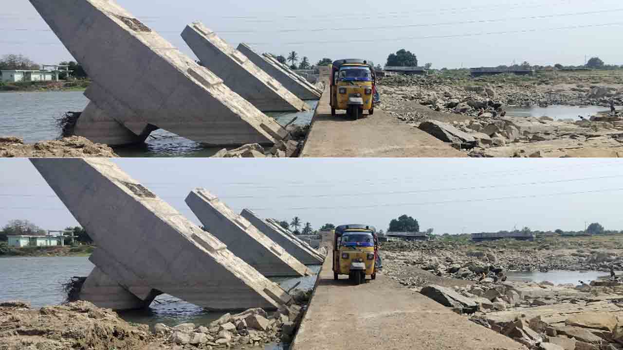 Akeru Vagu Bridge | ఆనవాళ్లు లేకుండా పోయిన ఆకేరు బ్రిడ్జి.. ఏడాదిగా చెక్‌డ్యామ్‌ మీదుగా రాకపోకలు