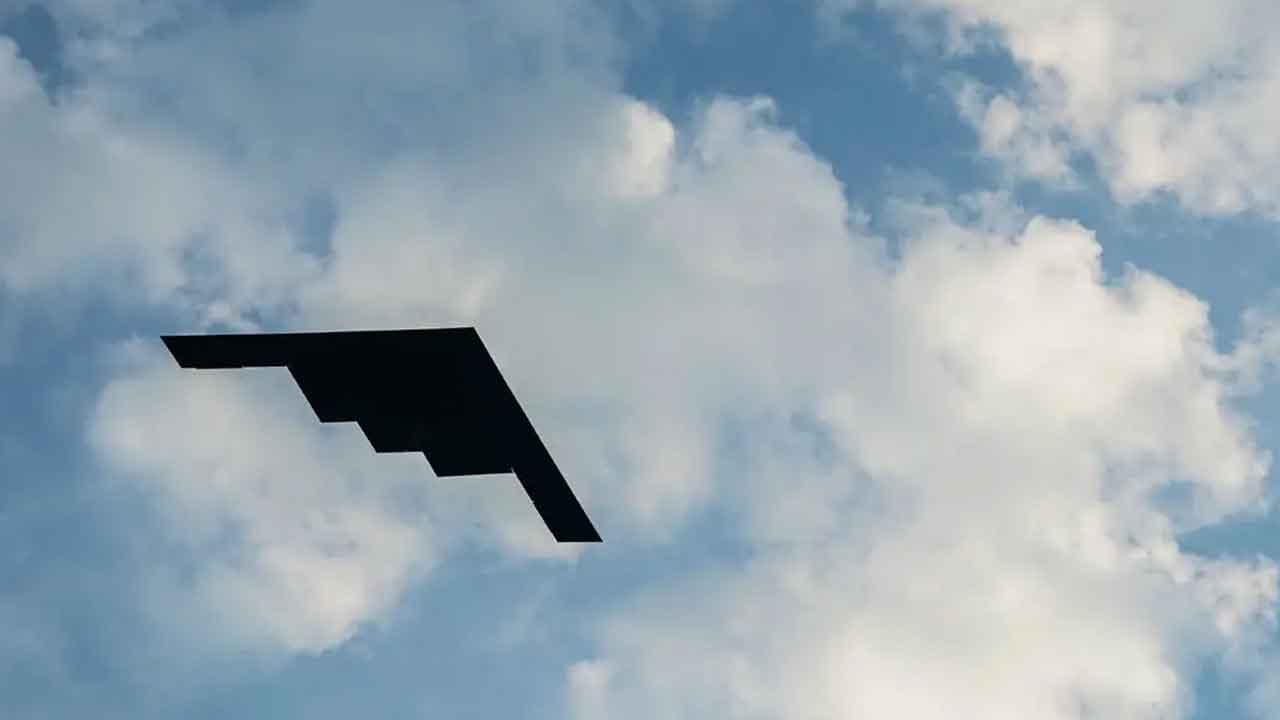 యుద్ధాగ్నికి అమెరికా ఆజ్యం