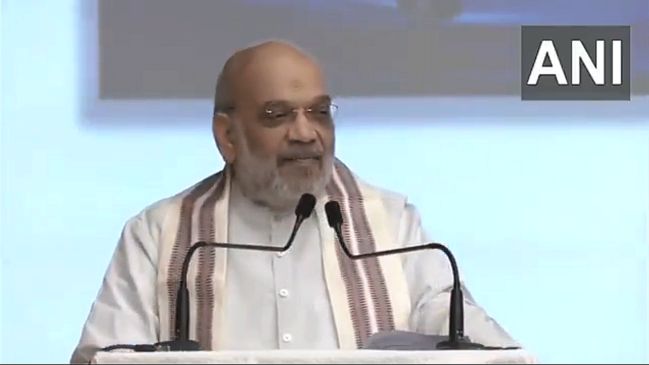 ఇంగ్లిష్‌ మాట్లాడే వారు సిగ్గుపడతారు!.. దేశంలో అలాంటి సమాజం ఏర్పడే రోజు దగ్గర్లోనే ఉంది: అమిత్‌షా