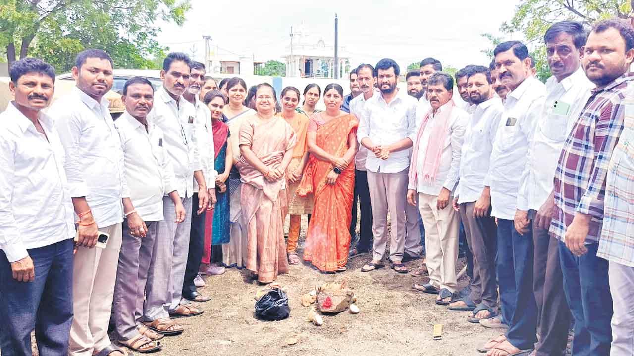 చదువుతోనే ఉజ్వల భవిష్యత్‌