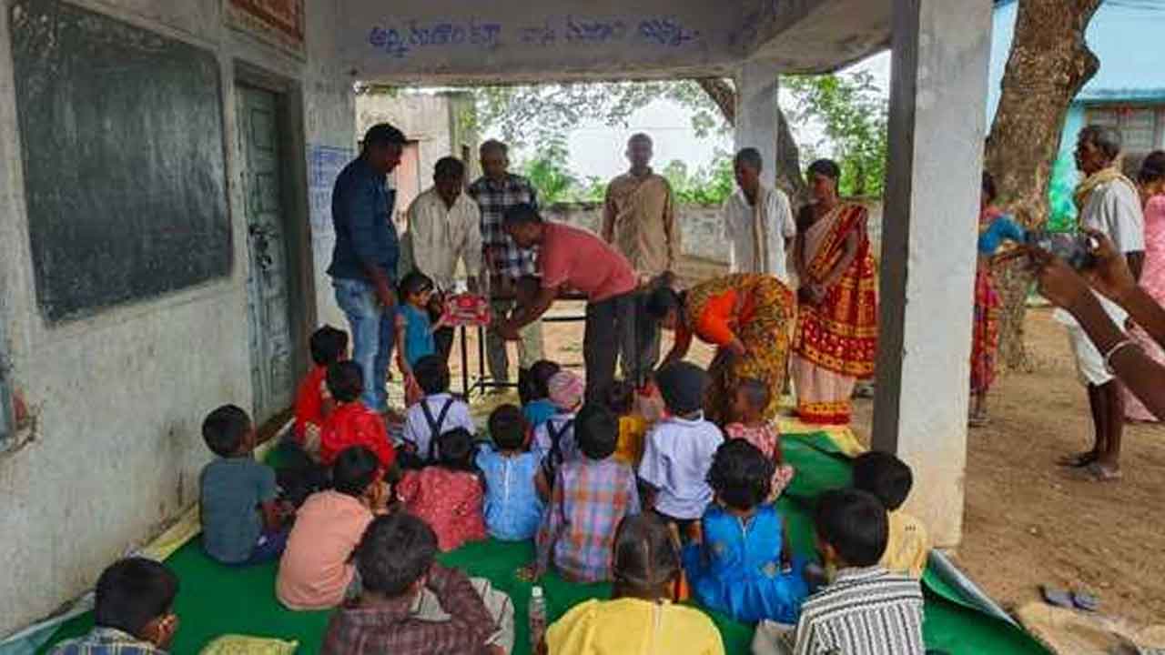 Sulthanabad | ప్రారంభమైన మంచరామి సర్కారు బడి.. గ్రామస్తుల్లో వెల్లివిరిసన ఆనందం