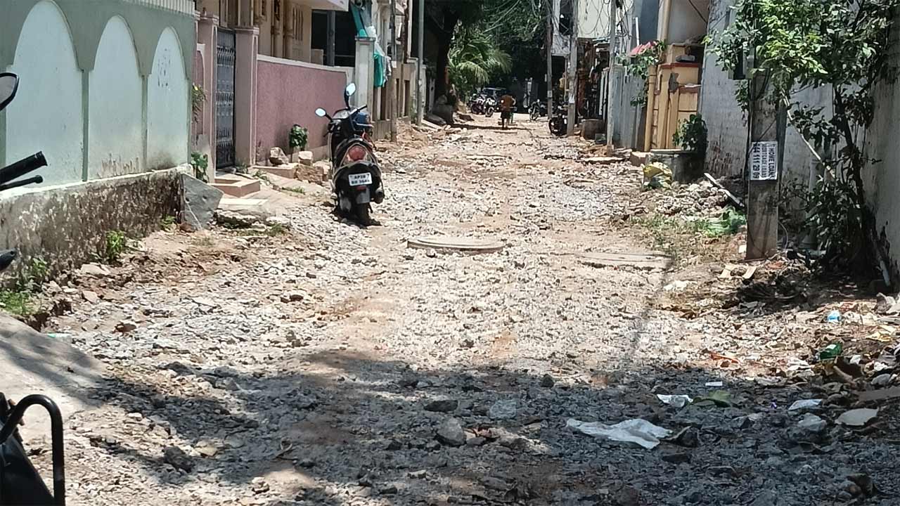 Bagh Amberpet | ఏడాదిన్నరగా తవ్వకాలే.. ఇబ్బందులు పడుతున్న శ్రీనగర్‌ కాలనీ వాసులు