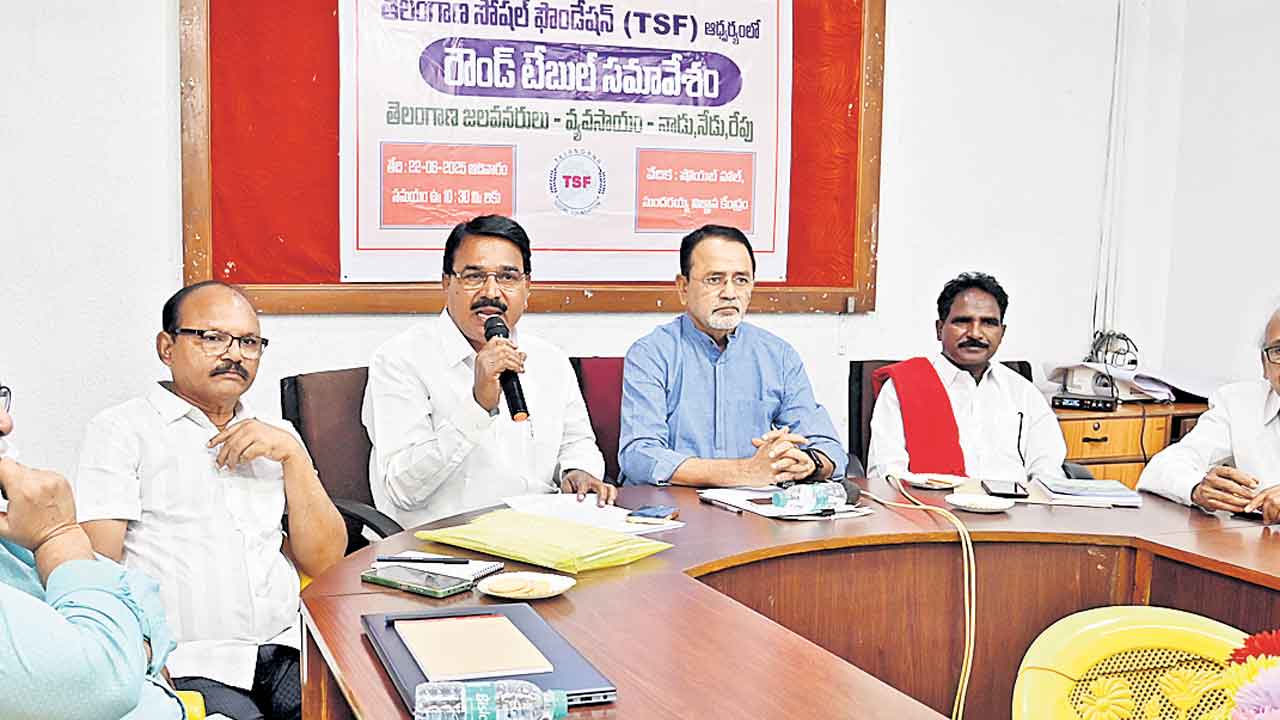 బనకచర్ల ప్రాజెక్టును తక్షణమే ఆపాలి