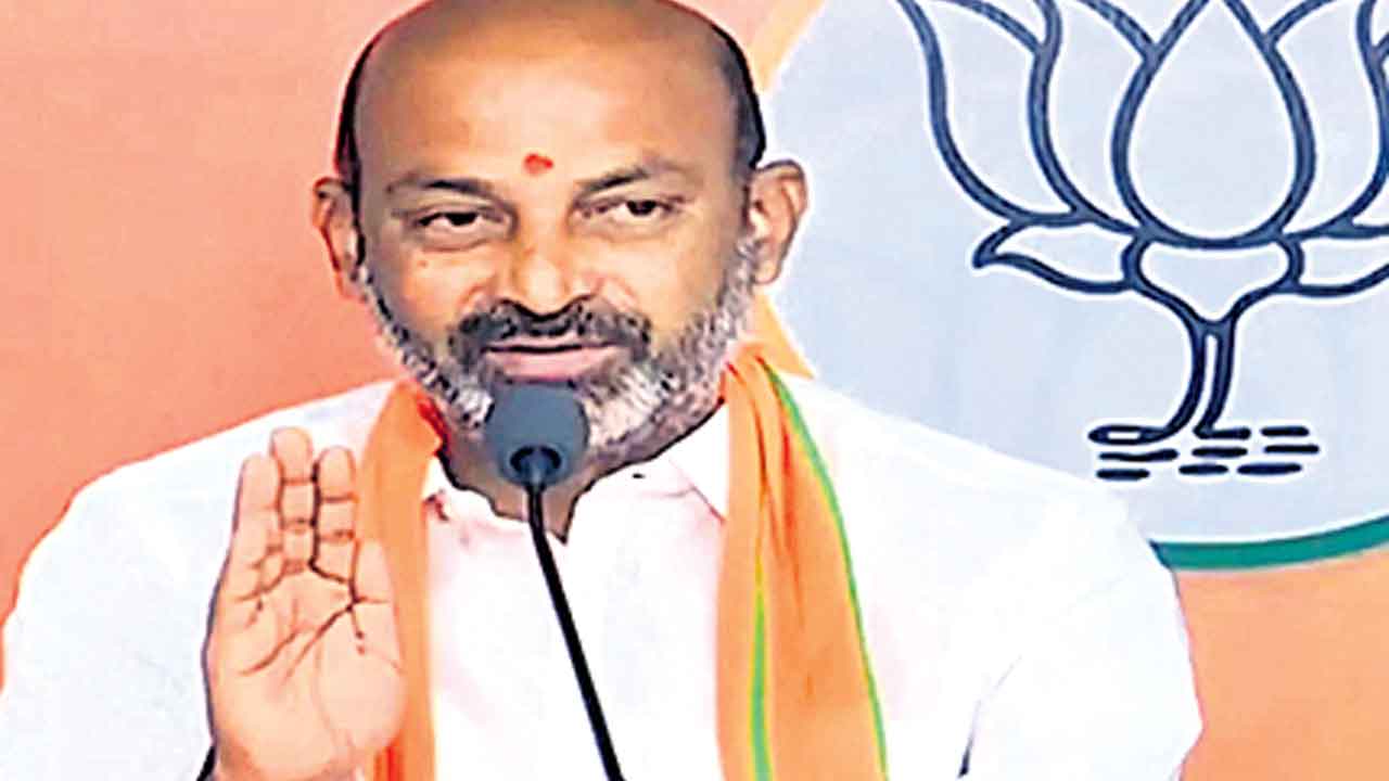 తెలంగాణ కన్నా ఏపీకి పదిరెట్లు అధిక నిధులు.. కేంద్ర సహాయ మంత్రి బండి సంజయ్‌ వ్యాఖ్యలు