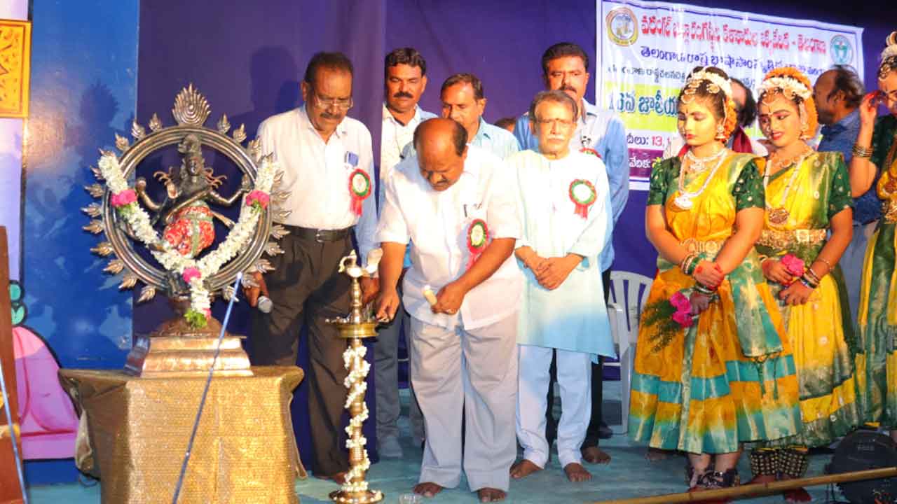 Banna Ilaiah | సమాజ మార్పు కోసం నాటకాలను ఆదరించాలి : బన్నా అయిలయ్య