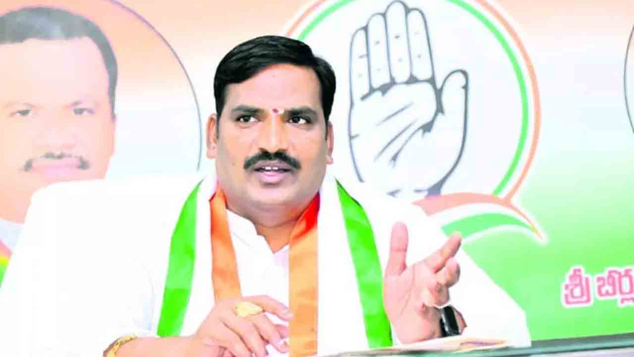 Beerla Ilaiah | ఎమ్మెల్యే బీర్ల అయిలయ్య ఇంట్లో అనుమానాస్పద స్థితిలో వ్యక్తి మృతి..