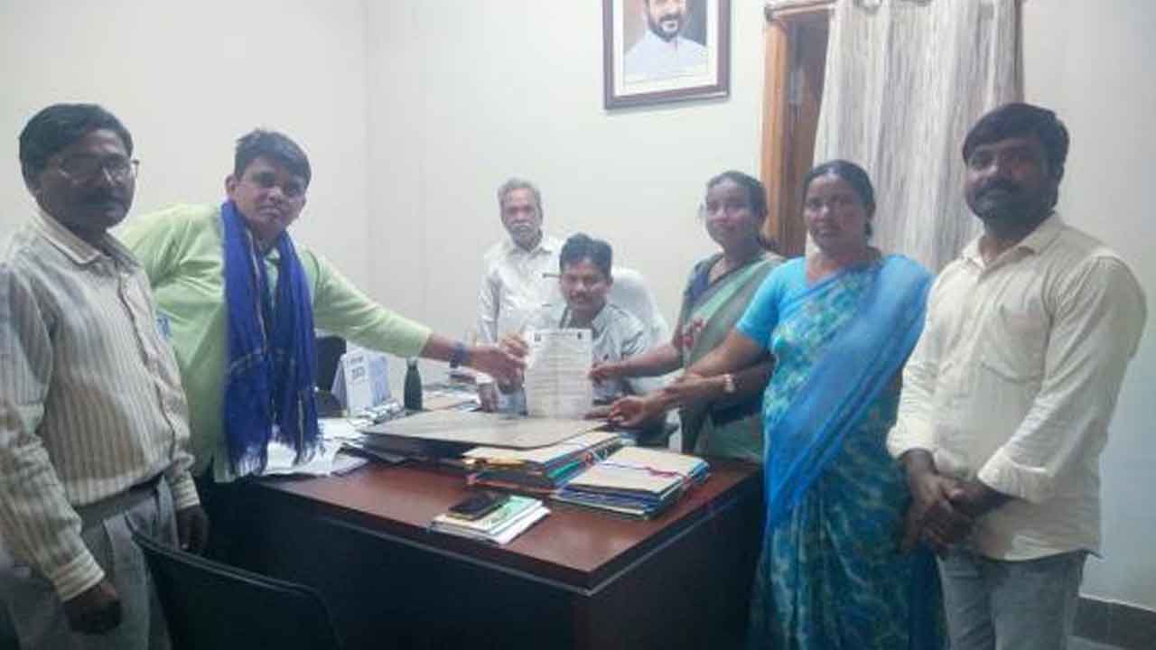 Best Available Schools | బెస్ట్ అవైలబుల్ స్కూల్స్ ఫీజు పెండింగ్ బకాయిలను వెంటనే చెల్లించాలి : చుంచు రాజేందర్