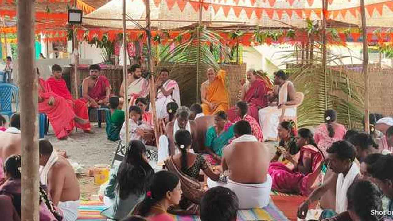 Nekkonda | కన్నుల పండుగా బొడ్రాయి ఆంజనేయ స్వామి ప్రతిష్టాపన ఉత్సవాలు