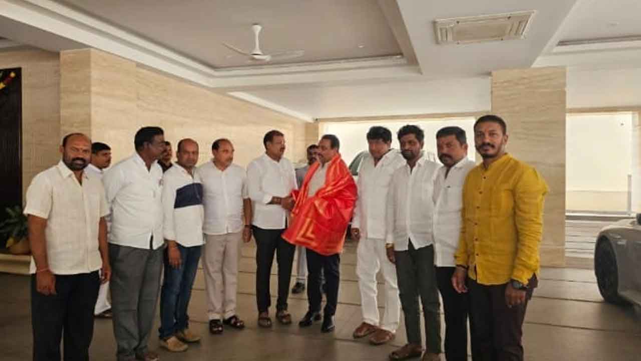 Minister Vakati Srihari | బోనాల ఉత్సవాలకు మంత్రి వాకటి శ్రీహరికి ఆహ్వానం