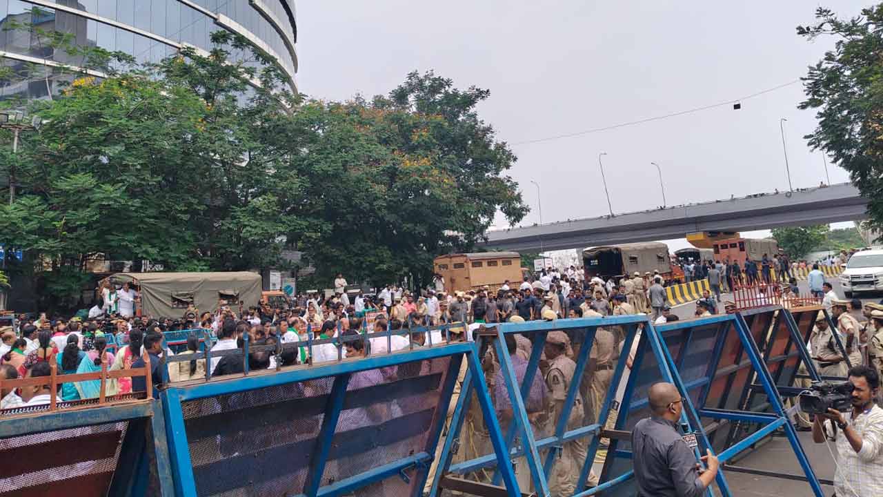 BRK Bhavan | దిగ్బంధనంలో బీఆర్‌కే భవన్.. భారీగా పోలీసులు మోహ‌రింపు