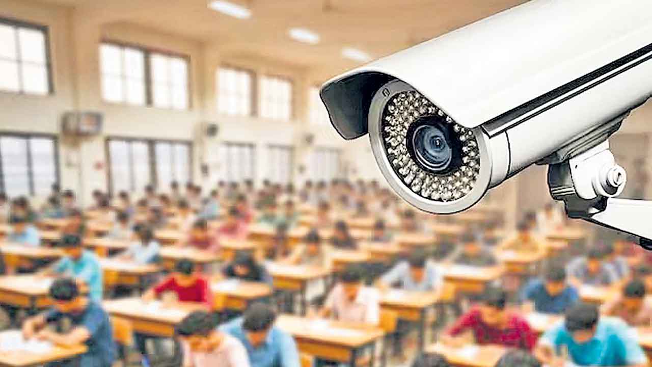 క్లాస్‌రూముల్లో సీసీ కెమెరాలు