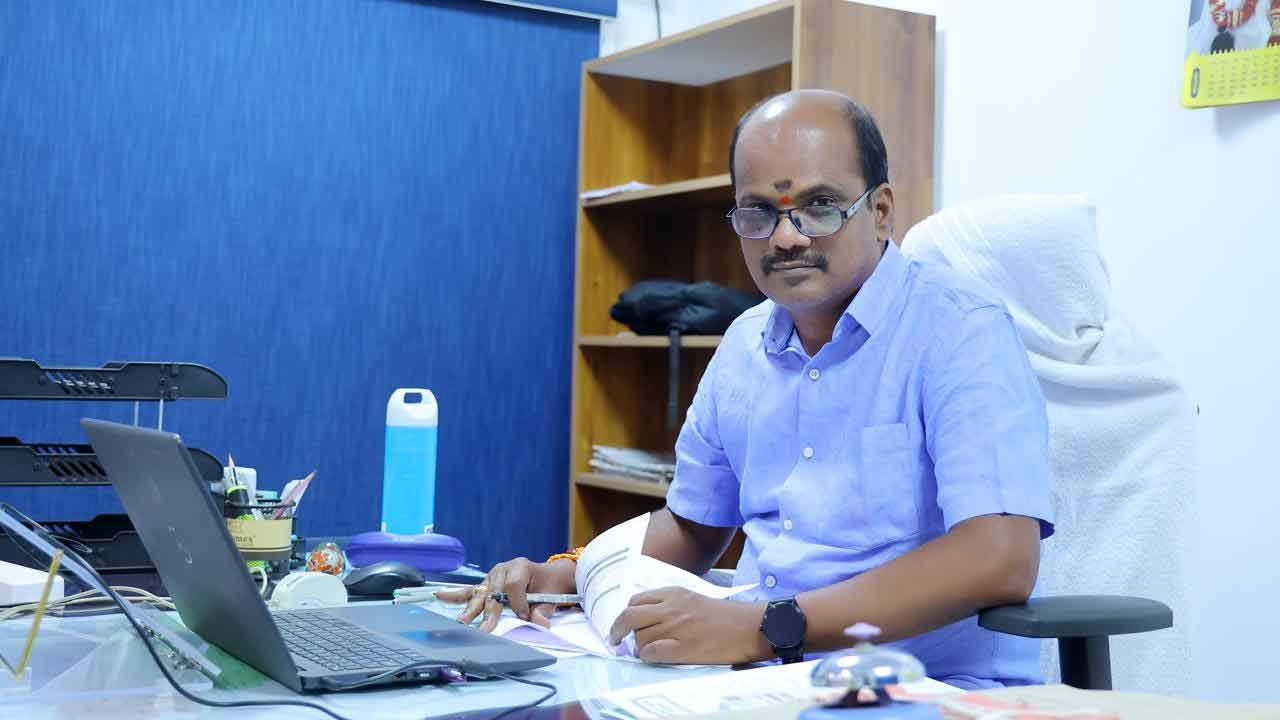 Chevella | రైతులు రెవెన్యూ సదస్సును సద్వినియోగం చేసుకోవాలి : చేవెళ్ల తహసిల్దార్