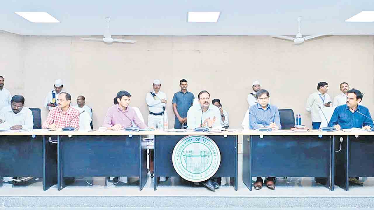 వన మహోత్సవం లక్ష్యసాధనకు కృషిచేయాలి