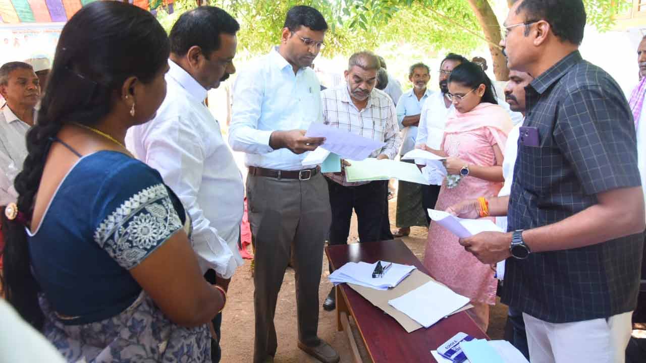 Gadwal | భూ సమస్యల పరిష్కారానికి భూభారతి : క‌లెక్ట‌ర్ సంతోష్