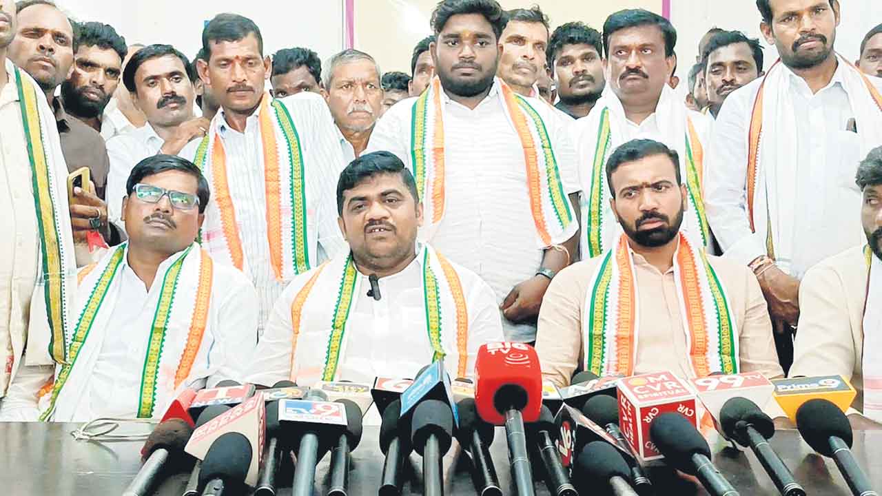 అధికార పార్టీలో విభేదాలు