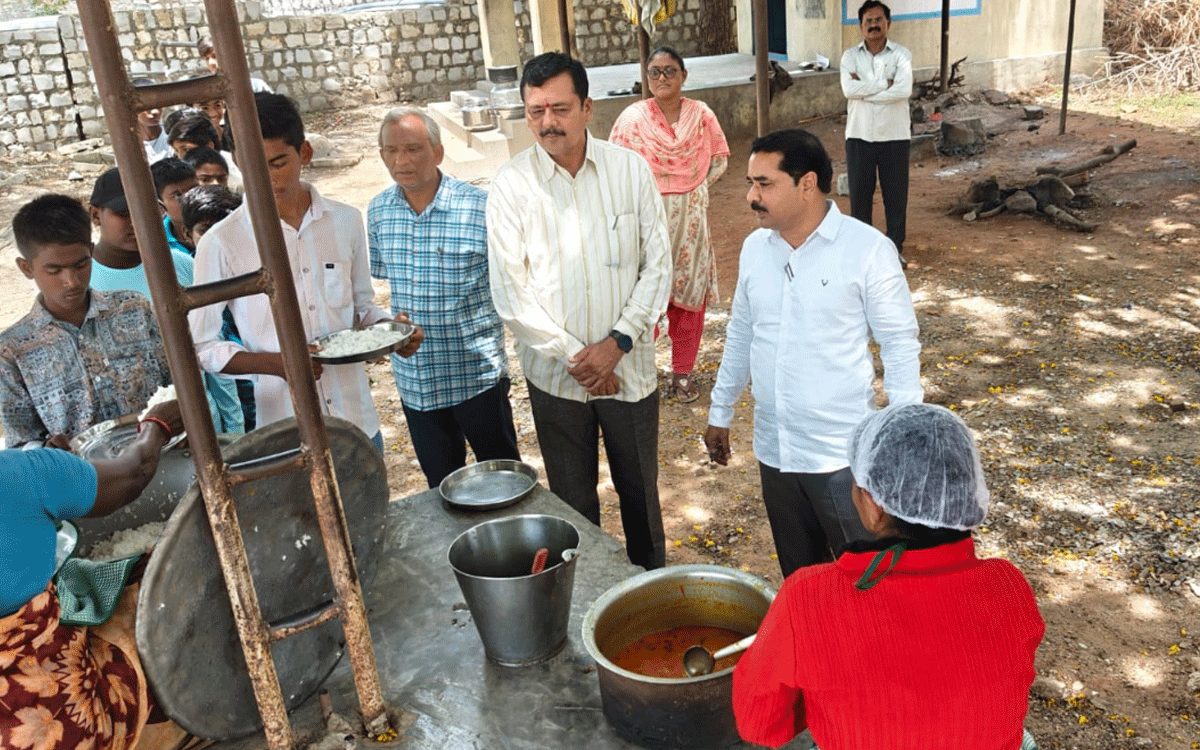 Damaracharla : ఆధునిక బోధన‌ల‌పై ఉపాధ్యాయులు దృష్టి సారించాలి : డీఈఓ భిక్ష‌ప‌తి