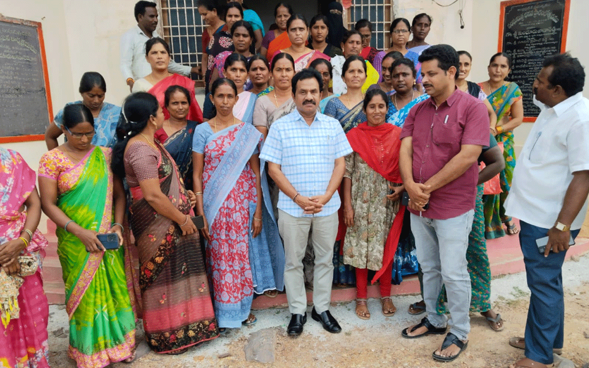 Damaracharla : దామ‌ర‌చ‌ర్ల ప‌రిధిలోని మహిళా సంఘాలకు రూ.36 కోట్ల రుణాలు : డీఆర్డీఓ పీడీ శేఖర్‌రెడ్డి