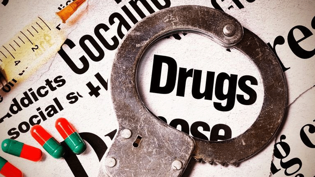 Drugs Seized: బ‌స్సులో 5 కోట్ల ఖ‌రీదైన డ్ర‌గ్స్ సీజ్‌.. ఓ మ‌హిళ అరెస్టు