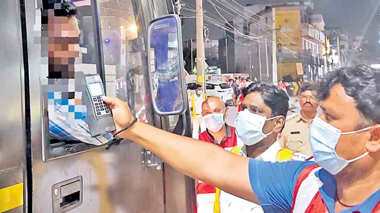 మద్యం తాగి 329 మంది పట్టుబడ్డారు..