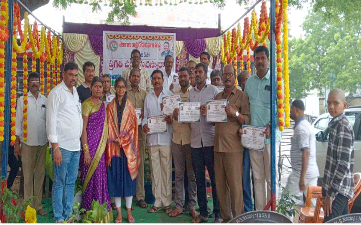 Devarakonda Rural : దేవరకొండ డిపోలో ప్రగతి చక్ర పురస్కారాలు