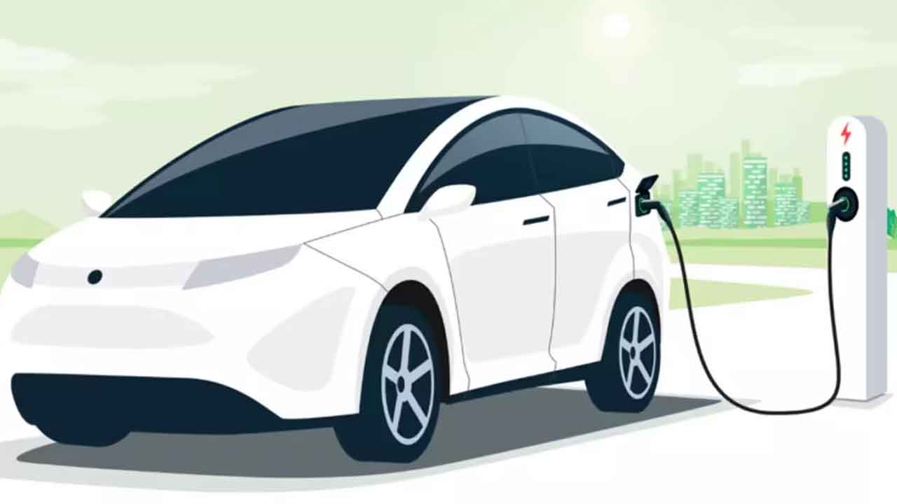 రాష్ట్రంలో 2 లక్షల ఎలక్ట్రిక్‌ వాహనాలు.. చార్జింగ్‌స్టేషన్లు పెంచితే మరింత కొనుగోలు